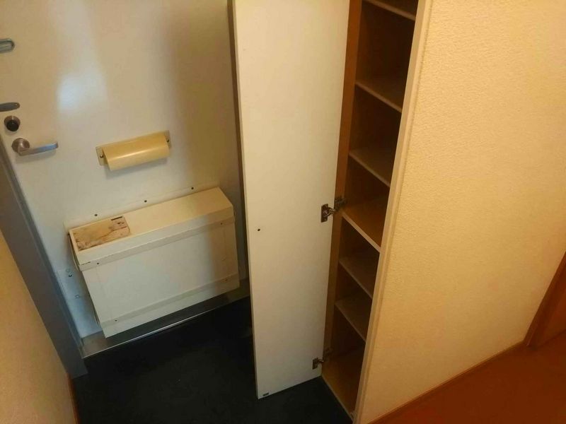 レオパレスベアージュ 玄関