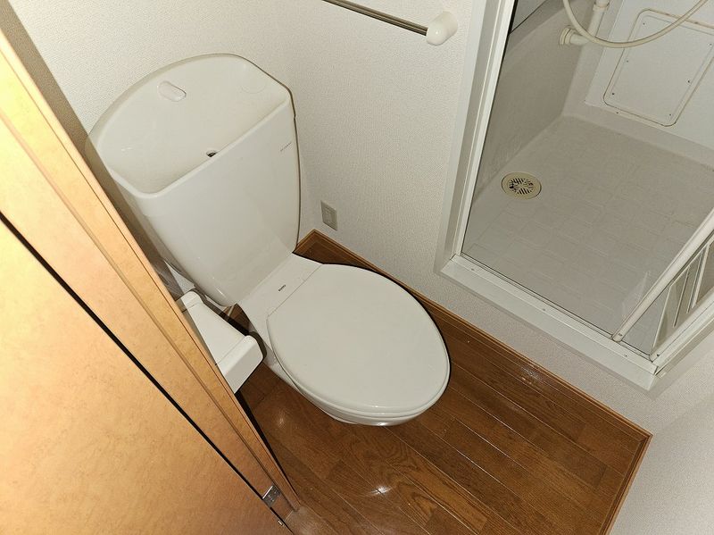 レオパレスフローラ夷山 トイレ