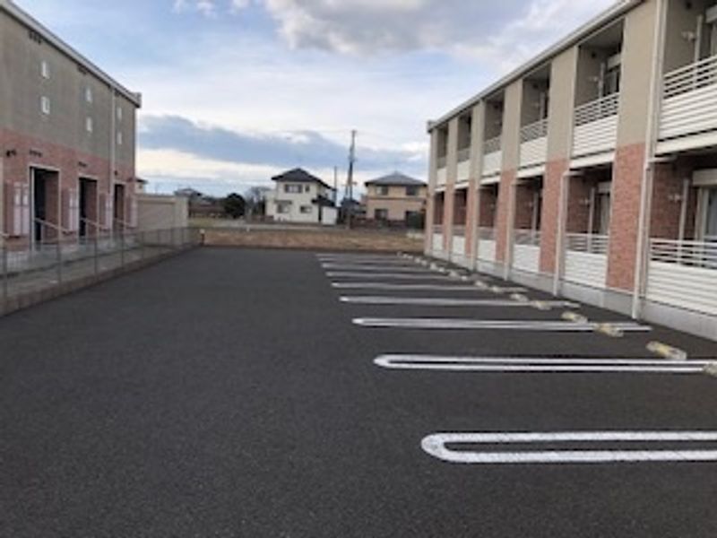 レオネクスト西河原Ⅱ 駐車場