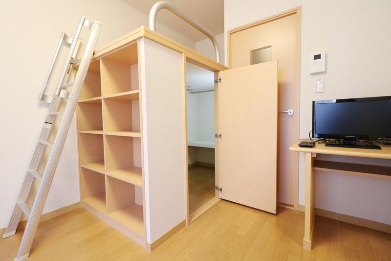 レオパレスプレズント 収納