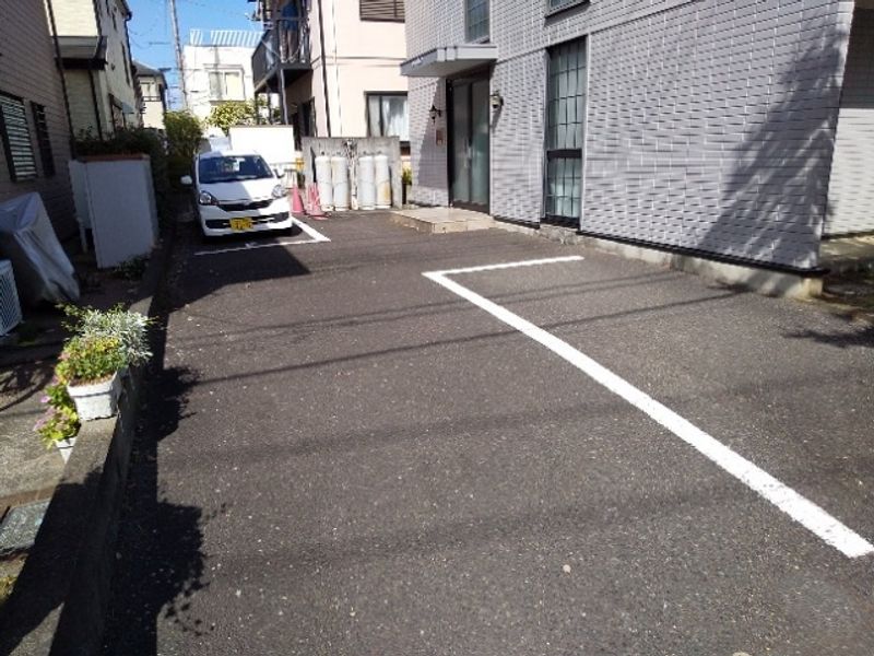 レオパレスピュアグリーン 駐車場