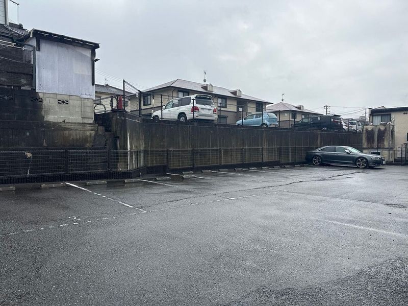 レオパレスノースアイランド 駐車場