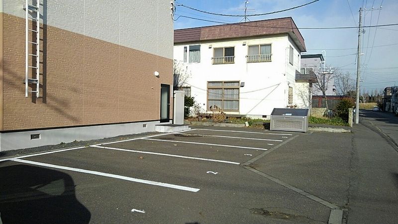 レオパレスリバティー 駐車場