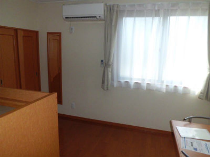 レオパレスコンフォートハイツ 居間