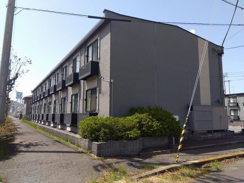 レオパレスハイメゾン坂出 外観