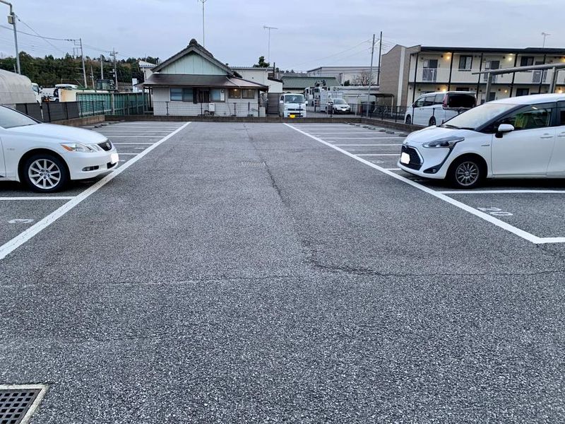 レオパレス向山Ⅰ 駐車場