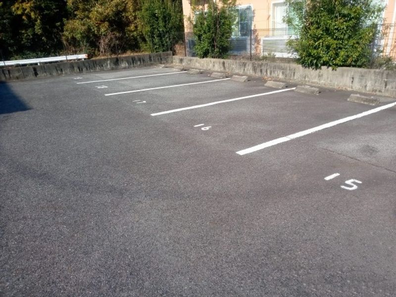 レオパレスフェリシア室町Ａ 駐車場