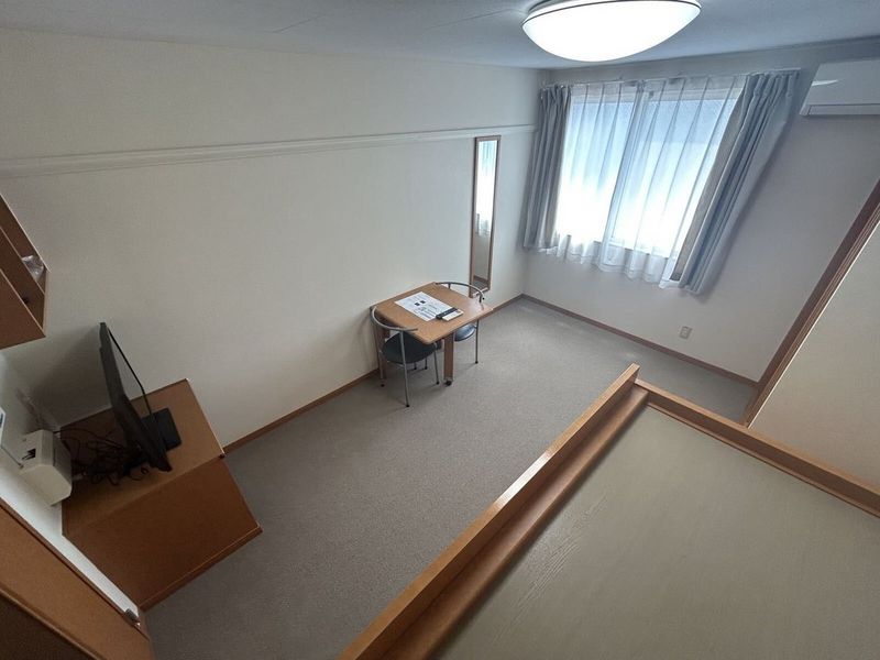 レオパレスワンズヴィレッジ大宮 居間