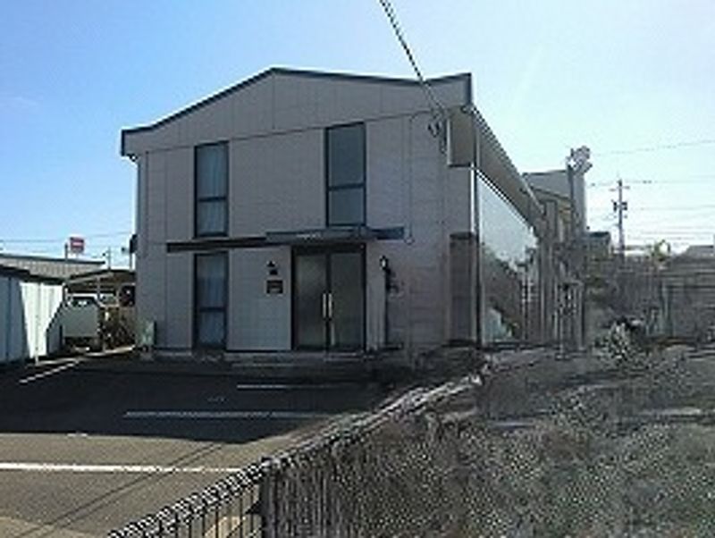 レオパレスワカスギ 外観