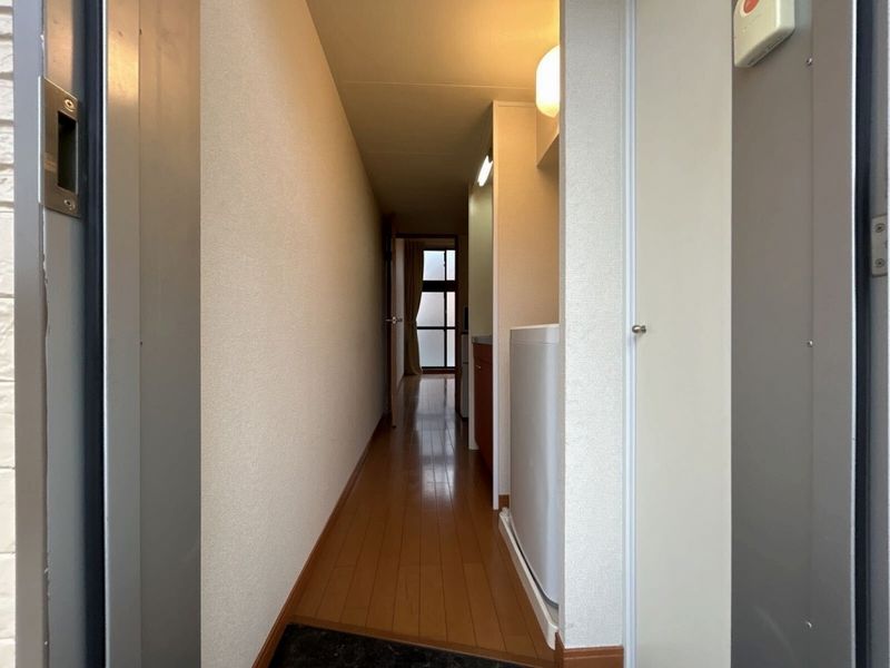 レオパレスオータム 玄関