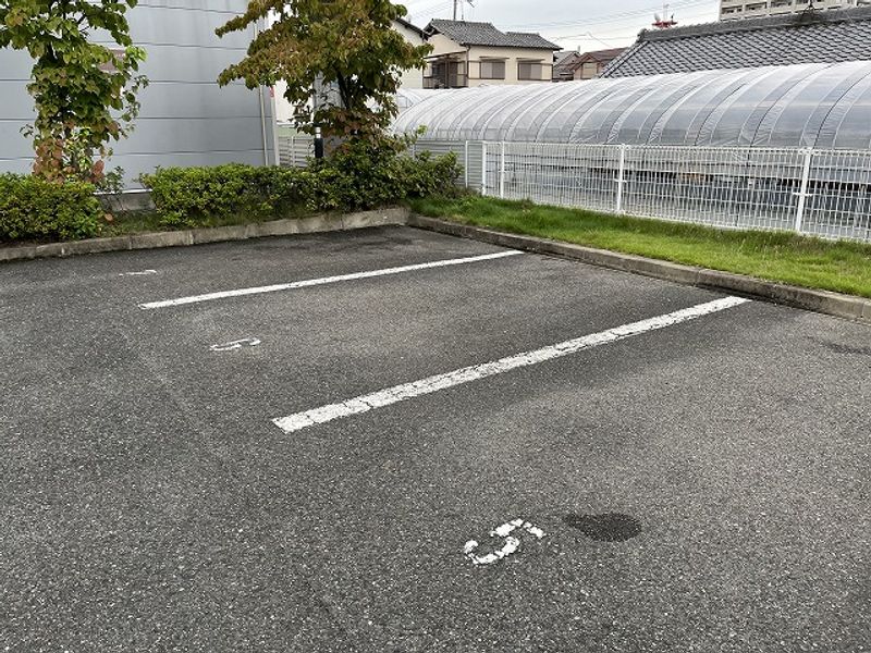 レオパレスＦｕｃｈｕ　Ｋｉｔａ 駐車場