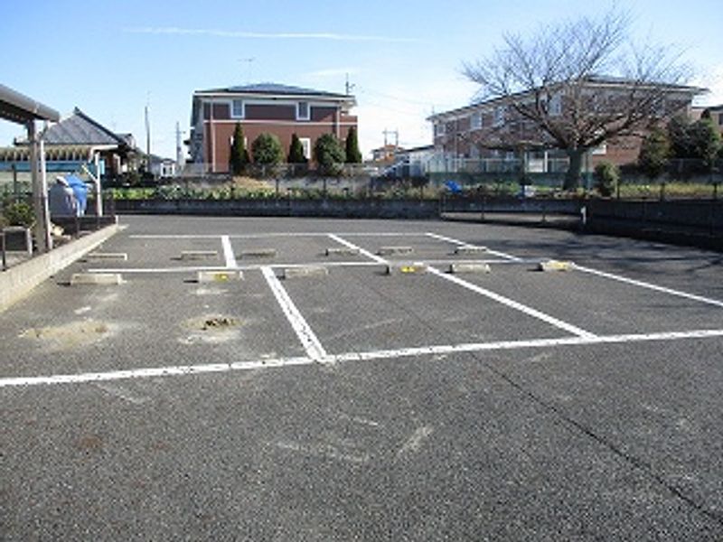 レオパレス筑西西 駐車場
