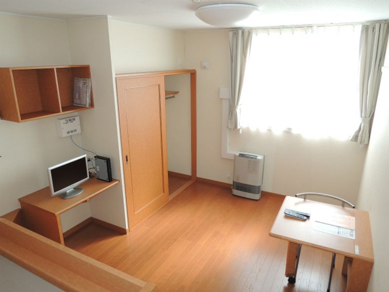 レオパレス羊ヶ丘　康 居間