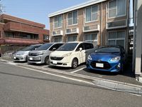 レオパレスＲＥＤ　ＷＡＶＥ 駐車場