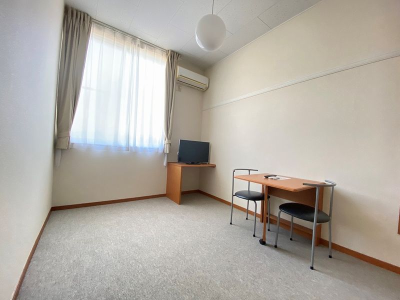 レオパレスすおう 居間
