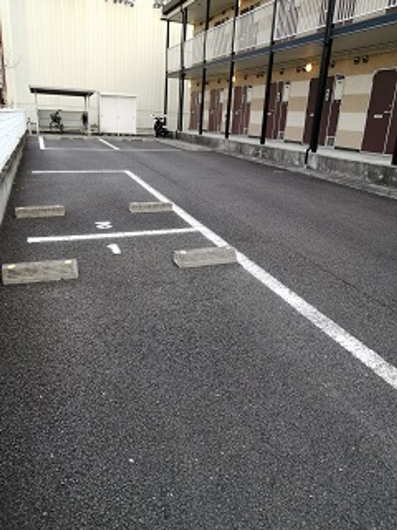 レオパレスフルールヴィル 駐車場