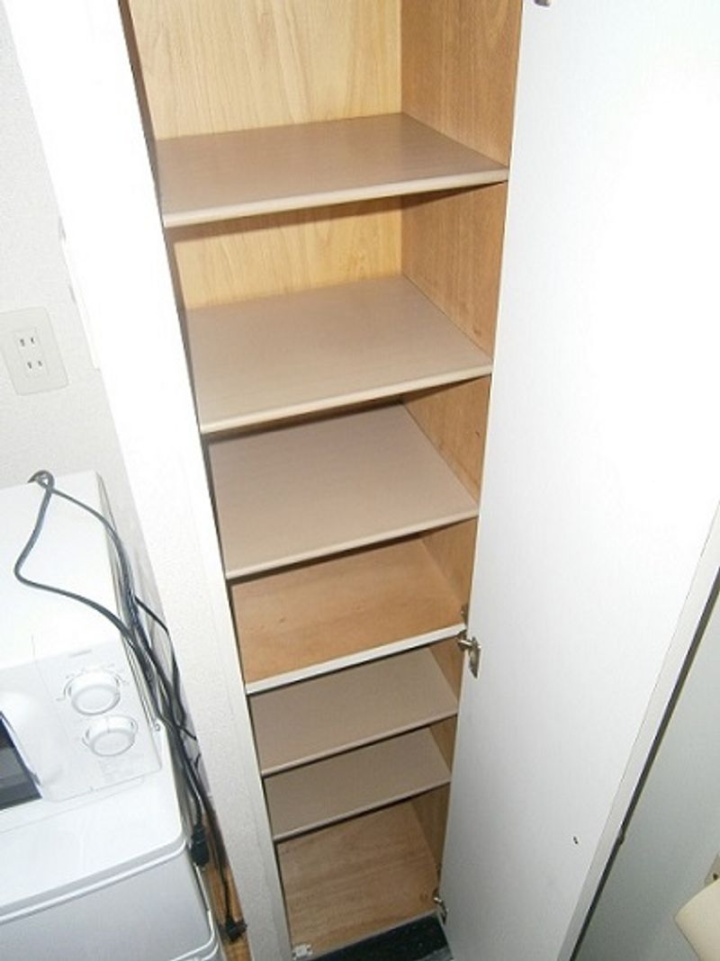 レオパレスヒロタ 収納