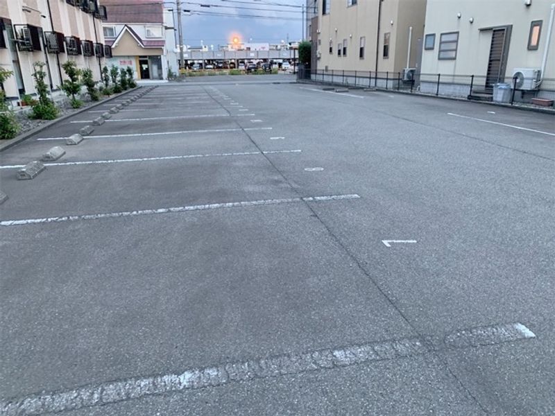 レオパレスＨ＆Ｙ 駐車場