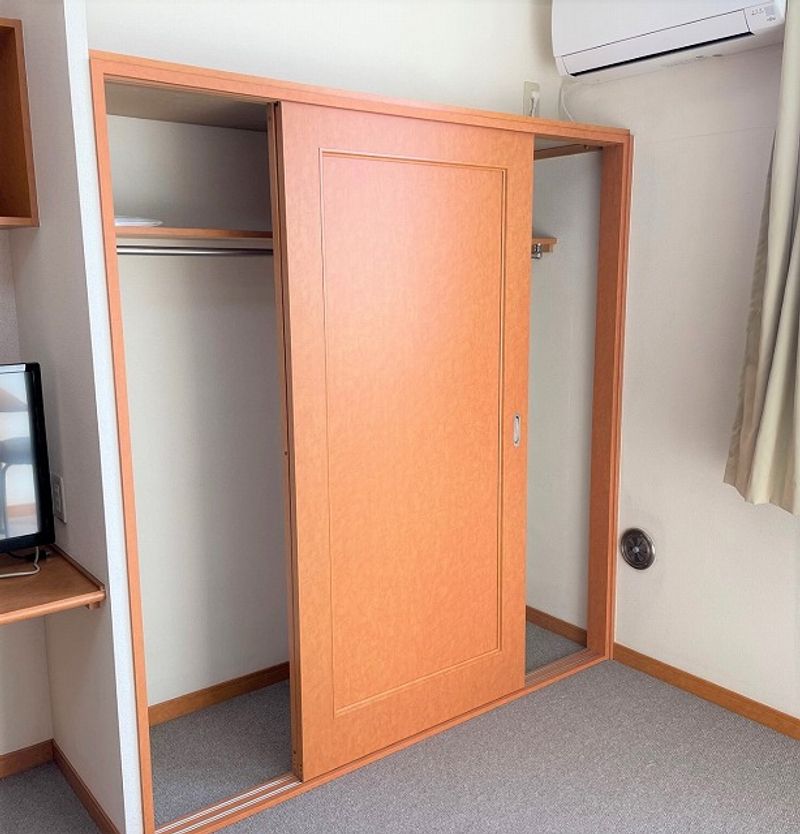 レオパレスヴィラフルール 収納