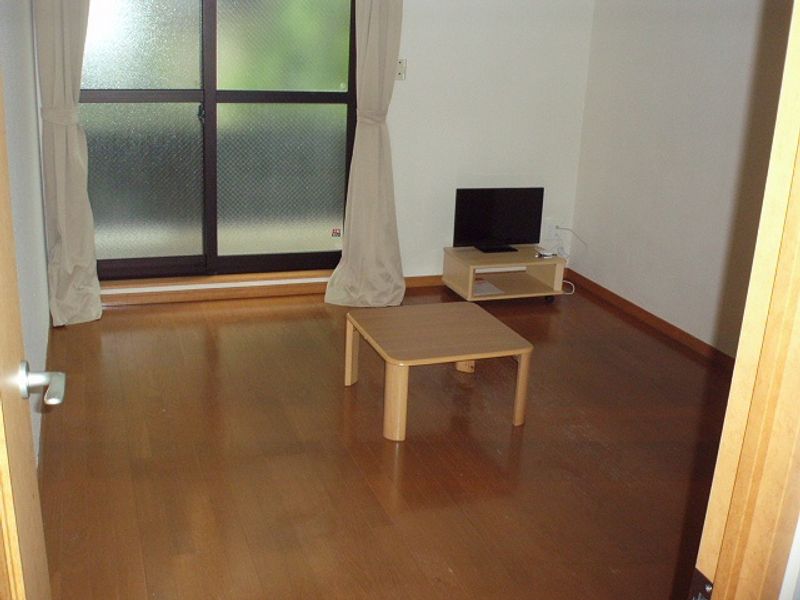 レオパレスＹＹグレース西脇 居間