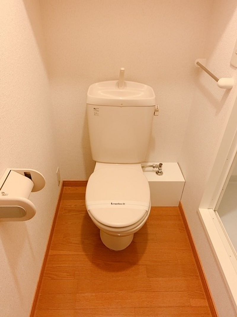 レオパレスＺｅｐｈｙｒ トイレ