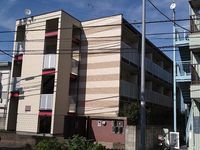 レオパレス多摩ぶらーま 外観