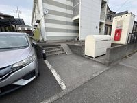 レオパレスジャクリン エントランス