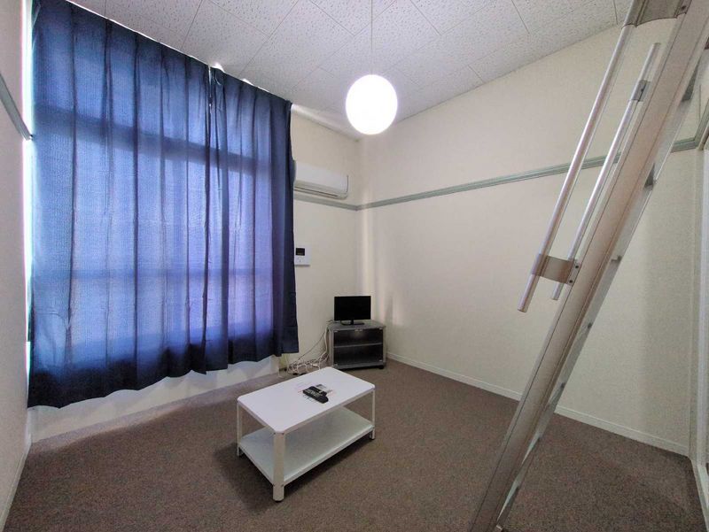 レオパレスインパストラル 居間