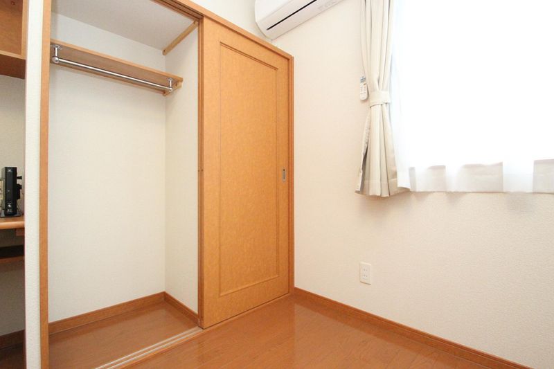 レオパレスラ　セパ 収納