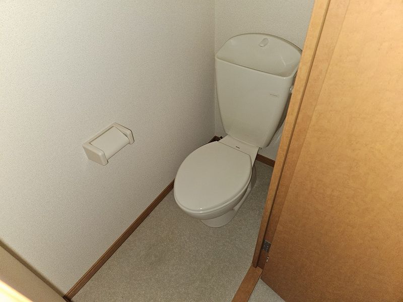 レオパレスタウンコート南矢三Ⅱ トイレ