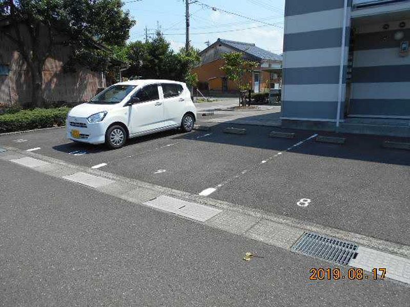 レオパレスプランドール清水 駐車場