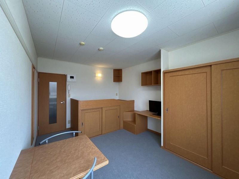 レオパレスヤチヨ 居間