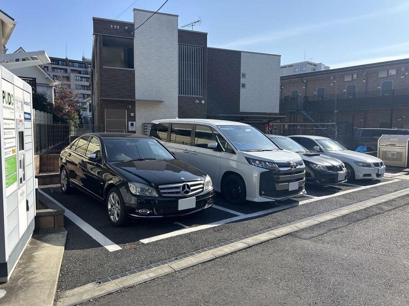 ミランダアレグリア 駐車場