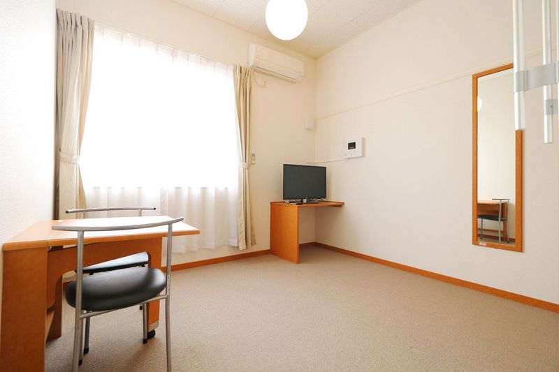 レオパレスヴォワール 居間