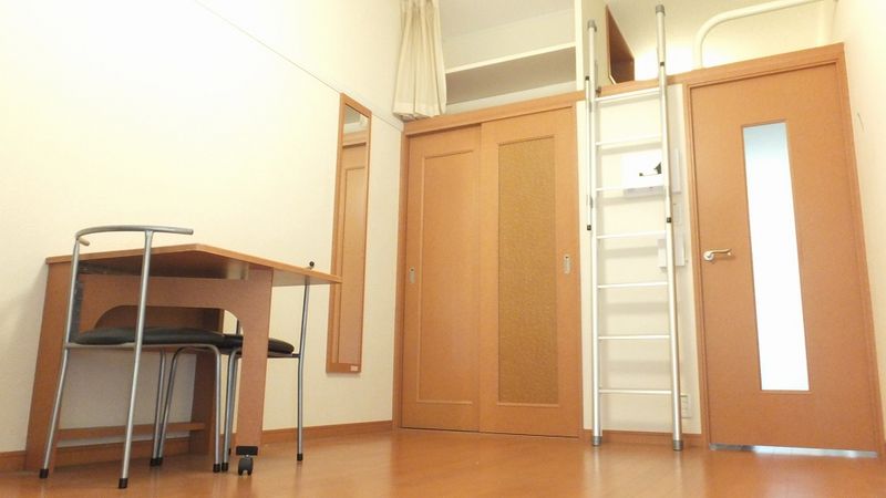 レオパレスプロミネンス 居間
