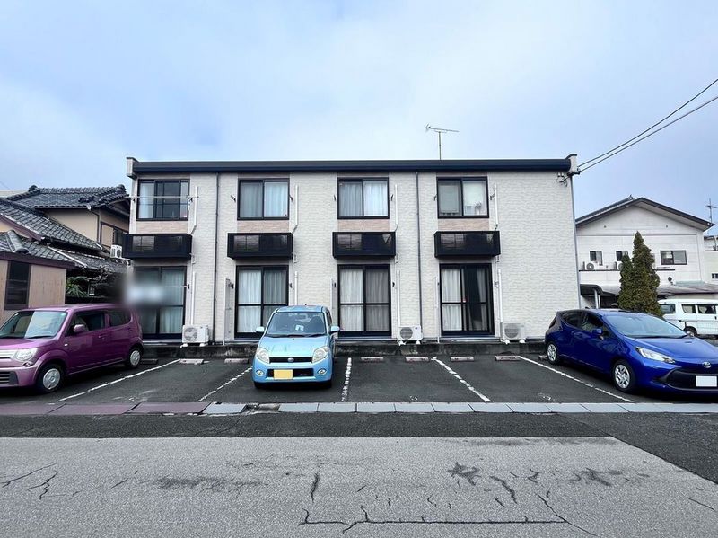 レオパレス老松町 外観