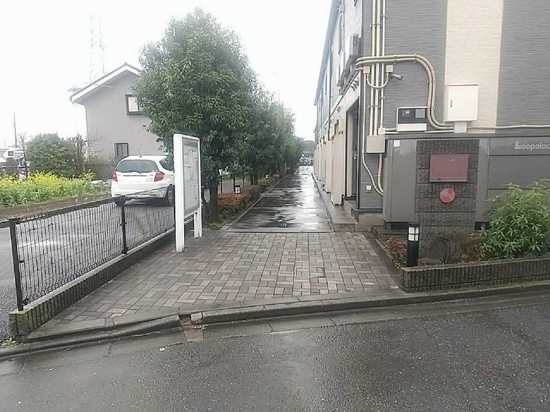 レオパレス山吹 エントランス