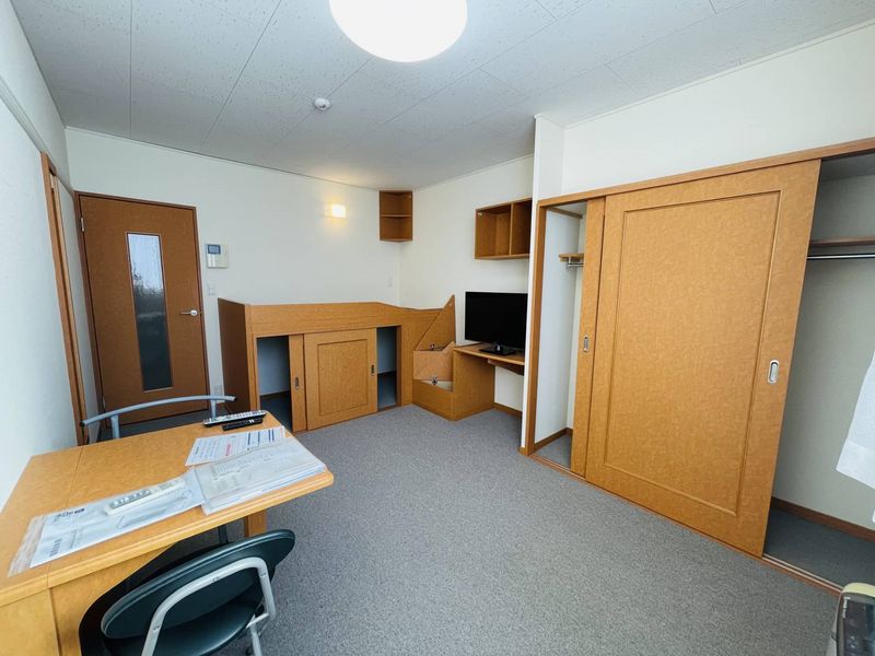 レオパレス西波止場 居間