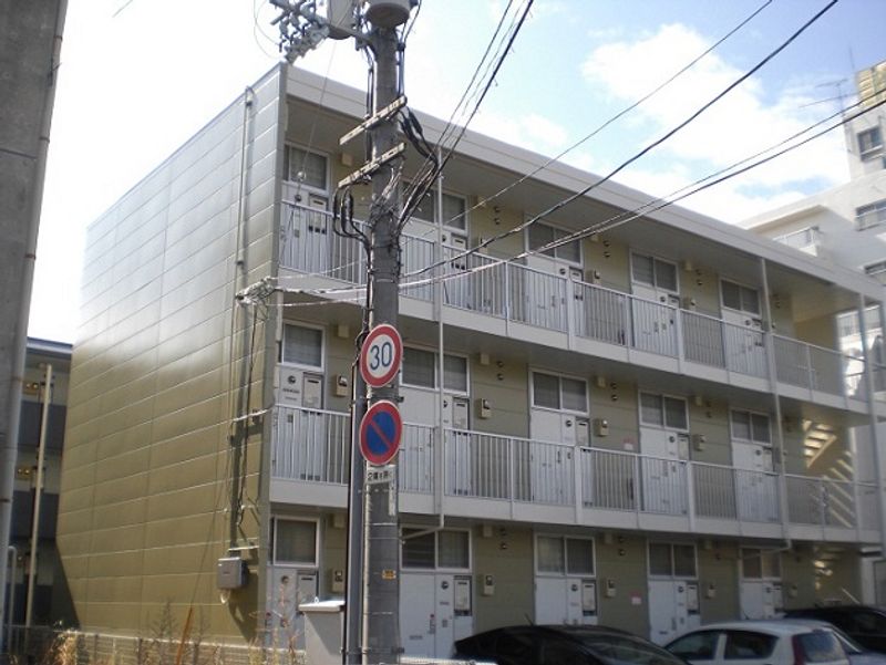 レオパレスコスモス 外観