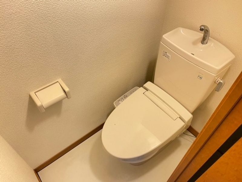 レオパレスコンフィアンス トイレ