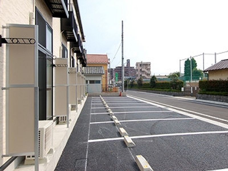レオパレスＭＫプラザ 駐車場