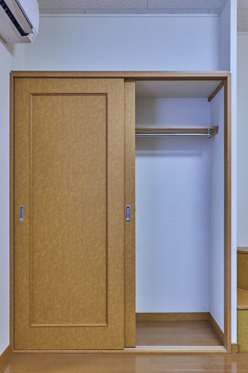 レオパレスセラヴィ町屋 収納