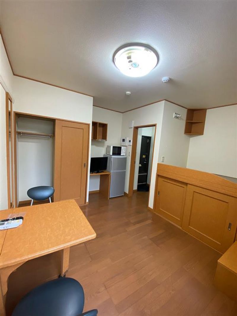 レオパレスＲＯＯＳＴ 居間