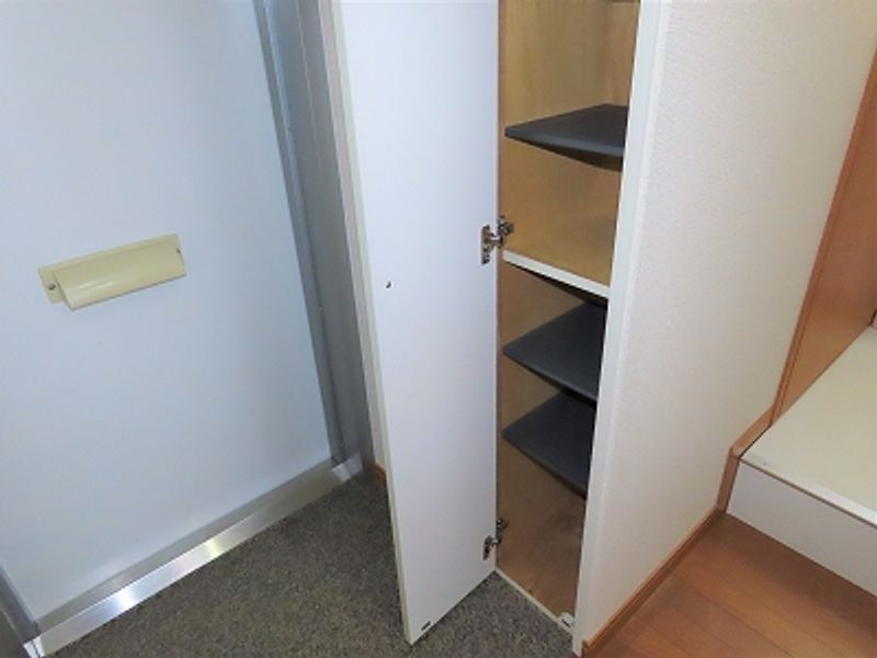 レオパレス檀田Ａ 玄関