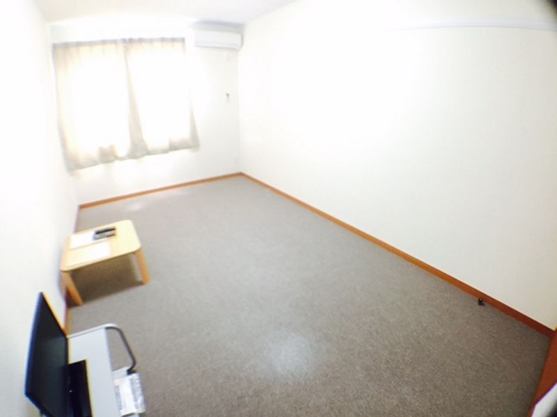 レオパレスモア天王 居間