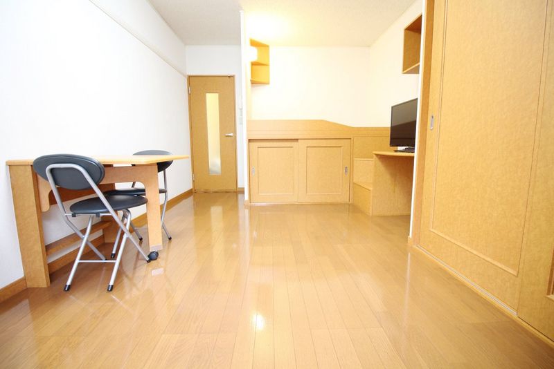 レオパレスアーバンパレスⅡ 居間