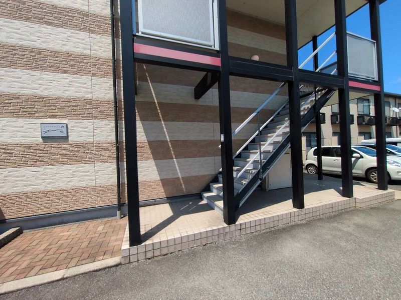 leopalace Kuranomachi Entrance