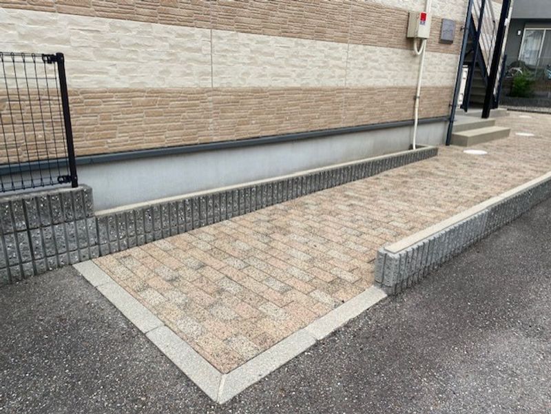 レオパレスえにし エントランス