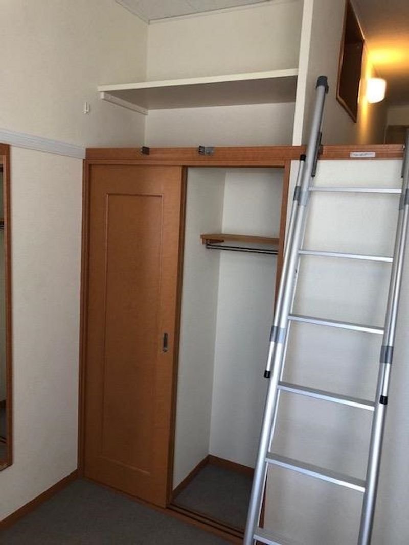 レオパレス末広 収納