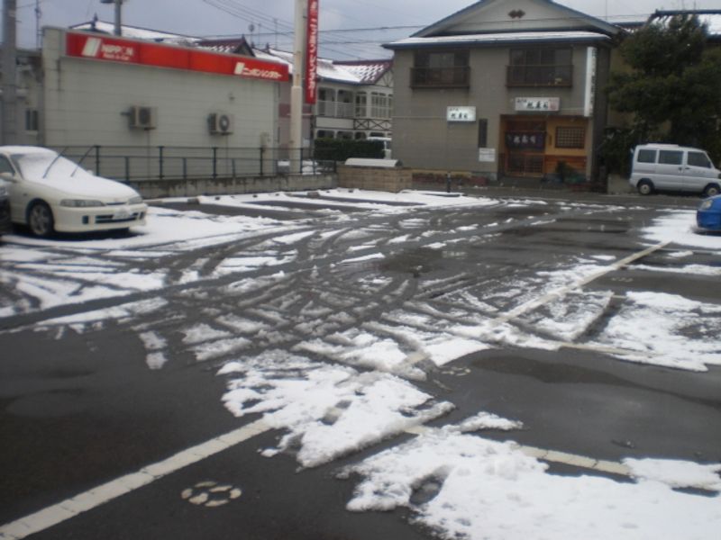 レオネクストオ　クレル 駐車場